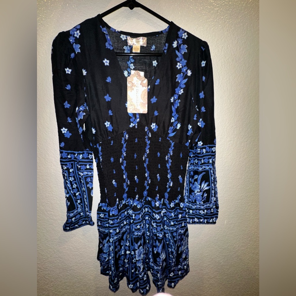Band of Gypsies Women's Blue Long Sleeve V Neck Midi Dress Size Small Nwt